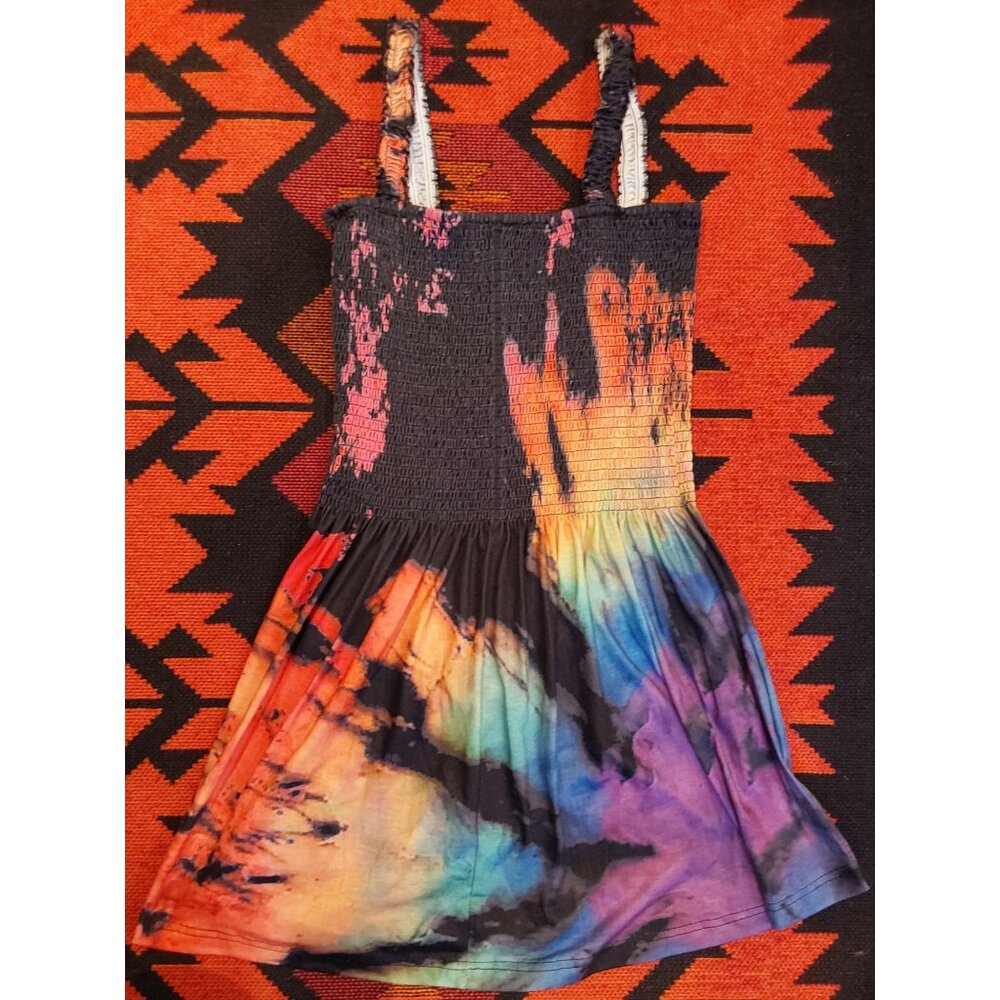 NEW NO BRAND FIT AND FLARE MULTICOLORED TIE DYED TOP. SIZE XL